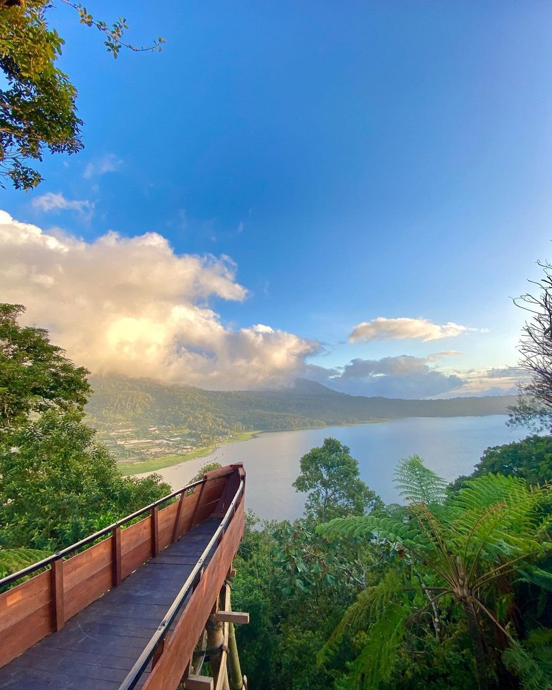 Buyan Lake, Bali