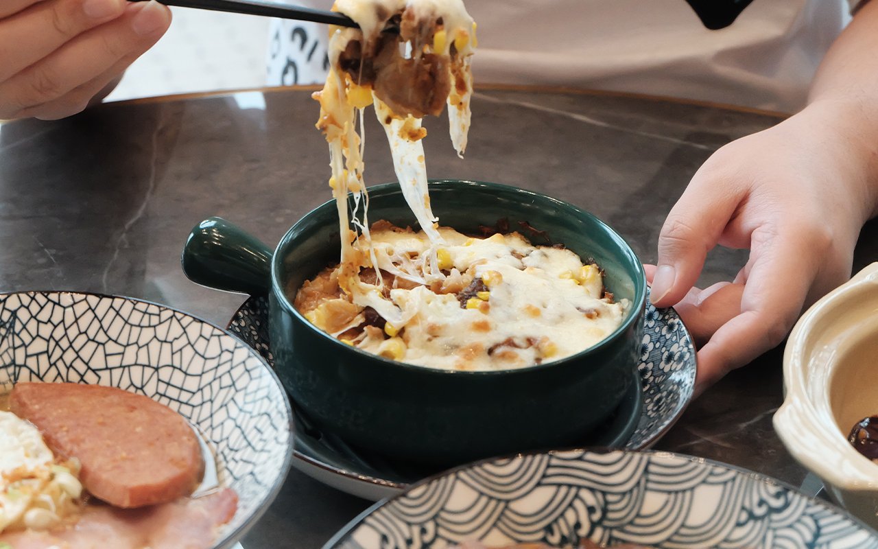 Cheesy Bolognese Pork Belly Baked Rice