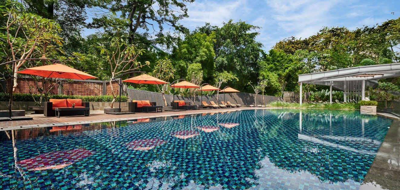 Chillin Pool Bar - Gran Melia Jakarta