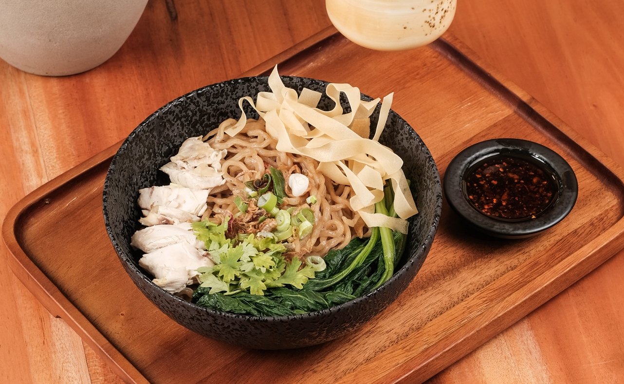  Mie Karet with fragrant poached chicken, vegetables and fried wonton skin