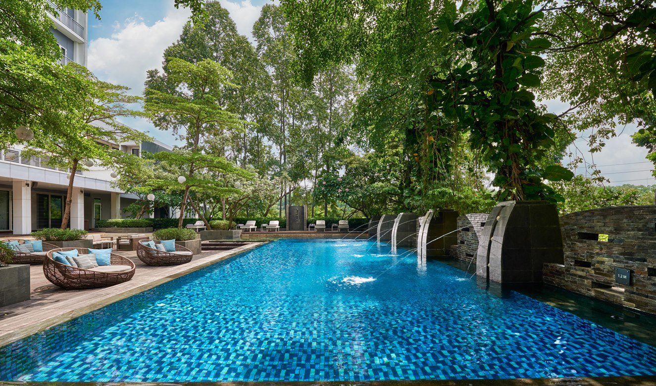 Delonix Hotel Karawang Swimming Pool