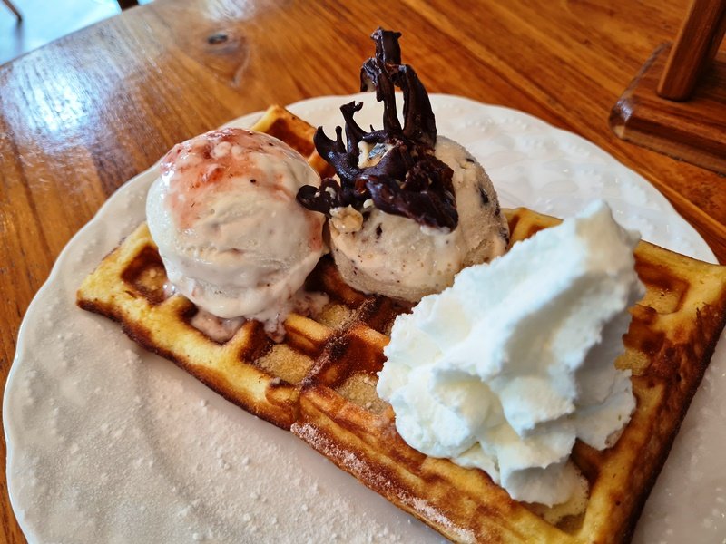 Gelato on waffle