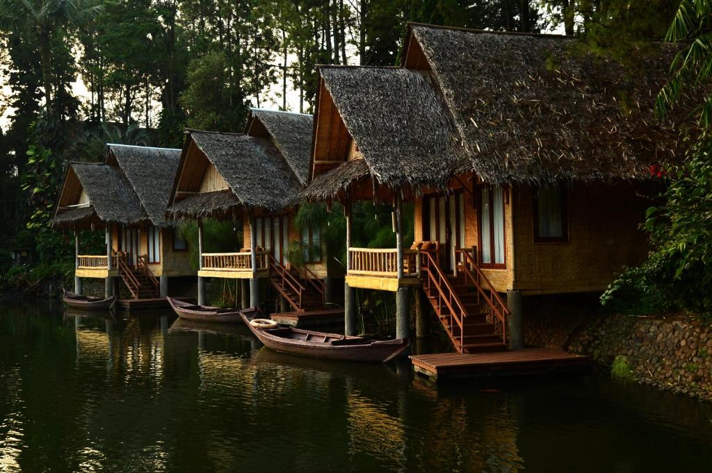 Kampung Sampireun Resort & Spa