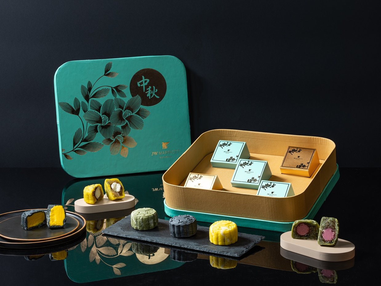 JW MARRIOTT PRESENTS JW MOONCAKES, Sugar & Cream