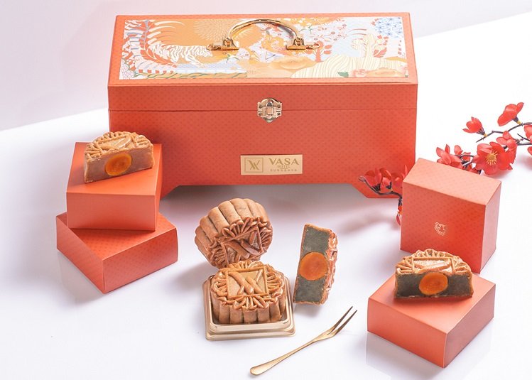 Sheraton Surabaya Presents an Enchanting Premium Baked Mooncake Collection  to Celebrates the Joy of Mid-Autumn Festival