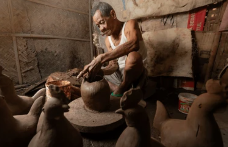 Pottery and ceramics: Kasongan village