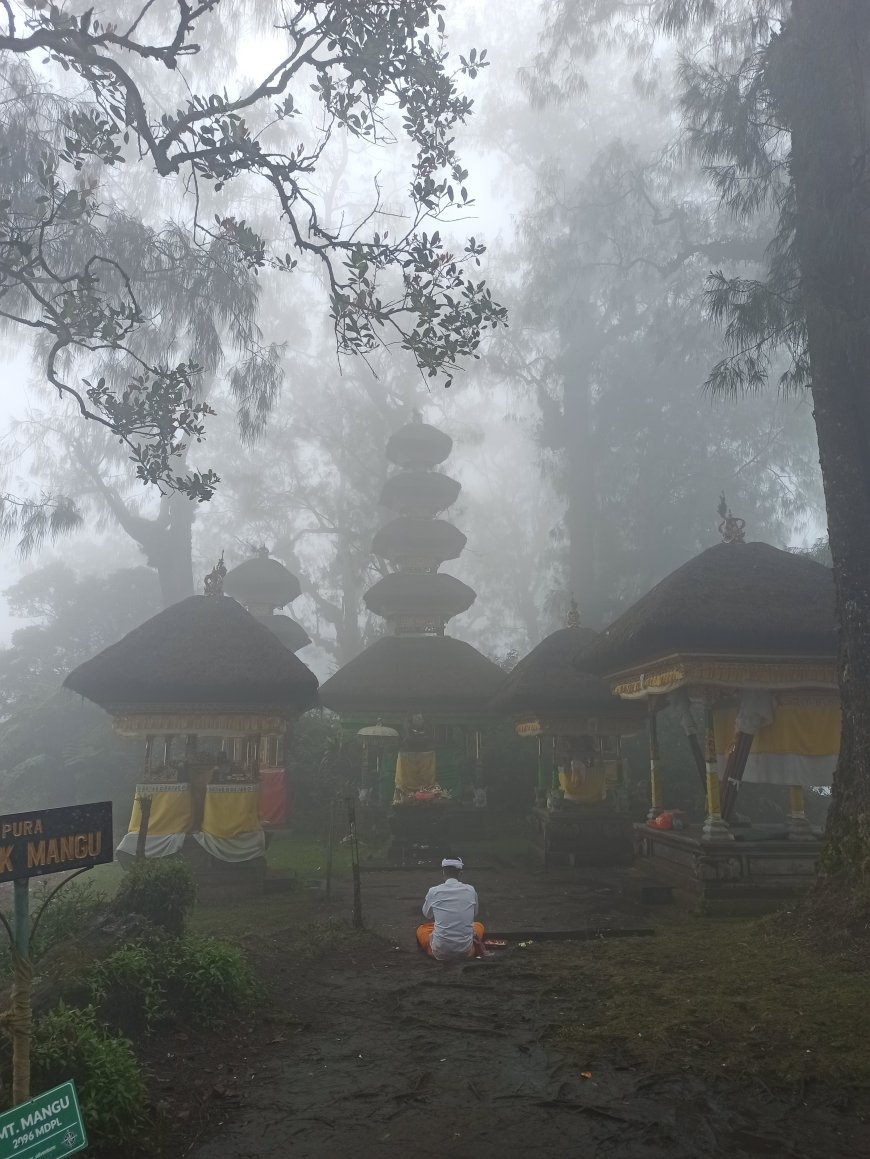 Pura Pucak Mangu 