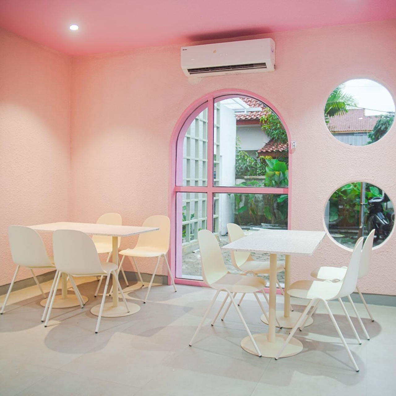 pink_theme_coffee_shop