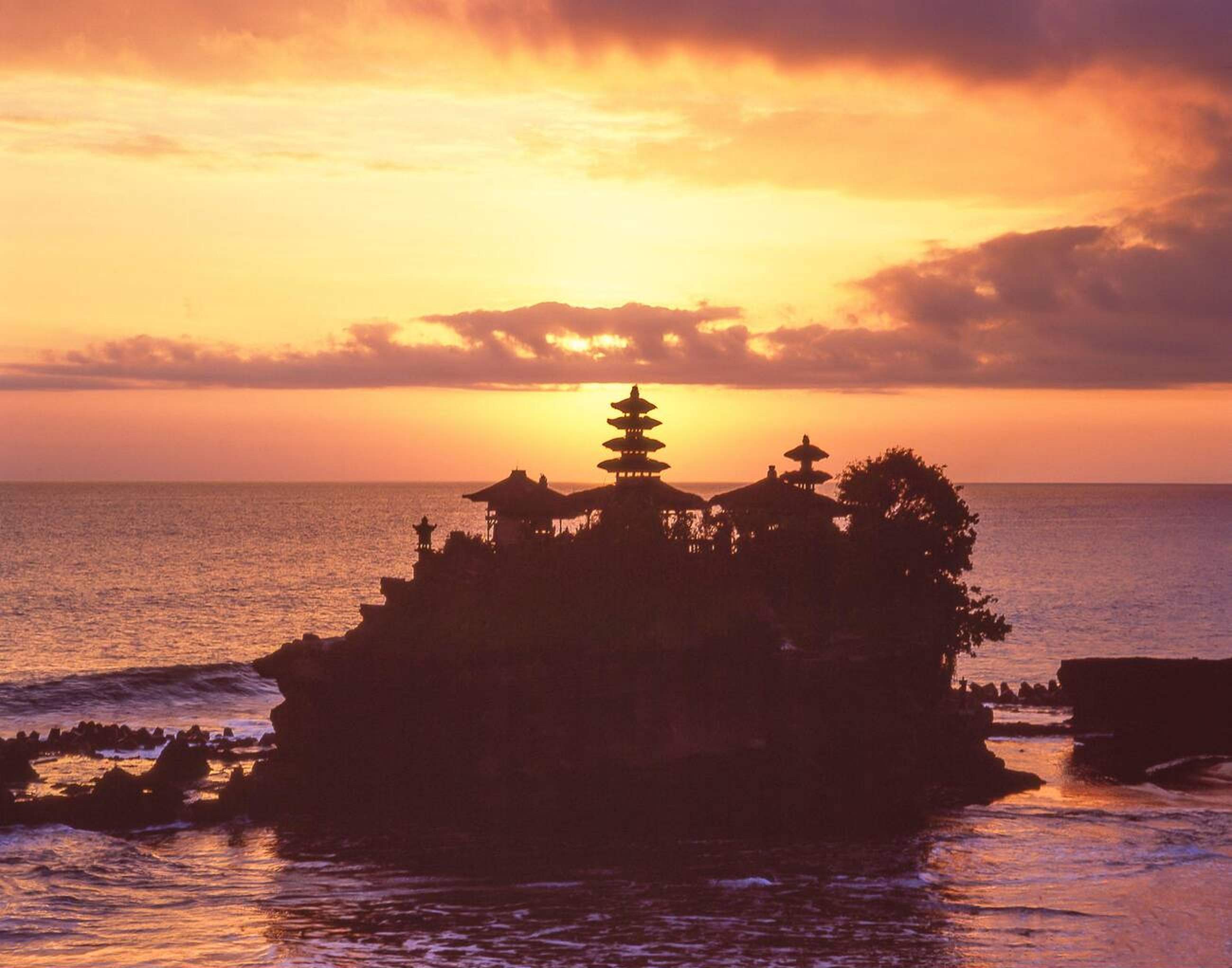 Tanah Lot Best Heritage Destinations Tabanan