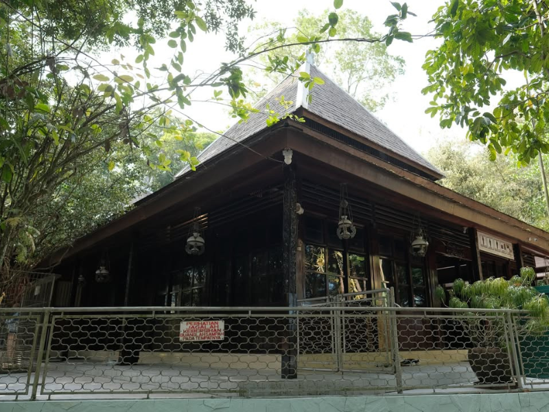 The Tomb of Kanjeng Zakaria II