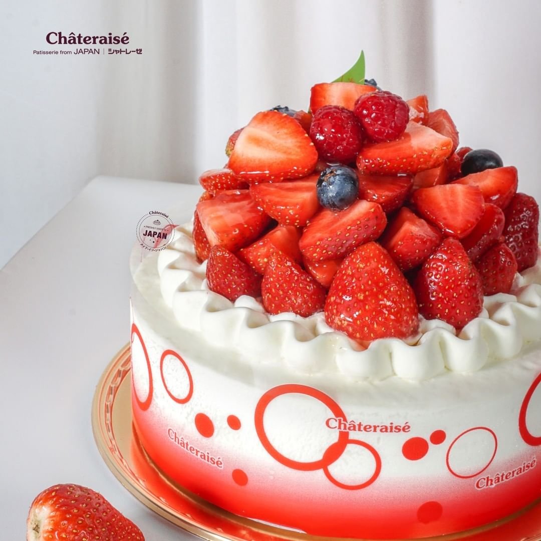 Chateraise Cake Review
