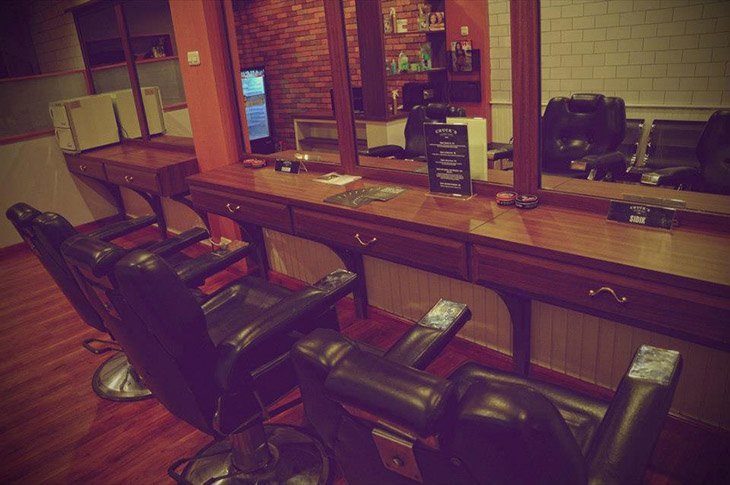 Chuck’s Barber Shop
