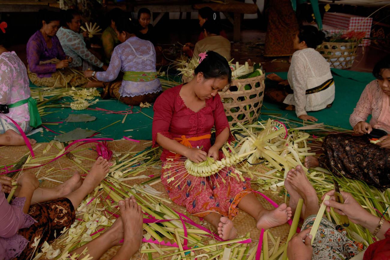 Canang Sari Making