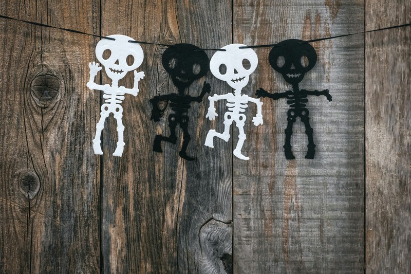 Unfolding Día de los Muertos: Reuniting Living and Dead