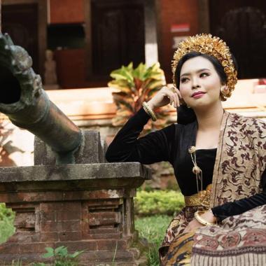 Endek: Bali's Vibrant Woven Heritage and Its Journey Through Time