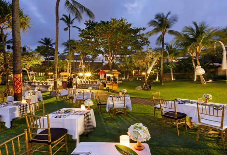 Unforgettable_Evening_of_Balinese_Cuisine_and_Cultural_Spectacle_at_The_Seminyak_Beach_Resort&Spa