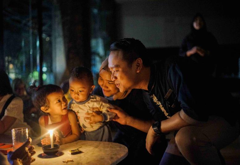 Here's How MORAZEN Hotel Surabaya Celebrates Earth Hour by Introducing Traditional Toys to Generation Alpha