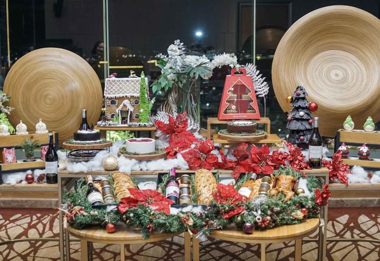 30 DAYS BEFORE CHRISTMAS, GRAND DAFAM SIGNATURE SURABAYA INTRODUCES ONE STOP FESTIVE VENUE