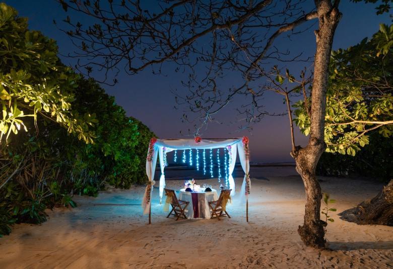 Beach and Poolside Romantic Dinner Packages at Mercure Bali Nusa Dua