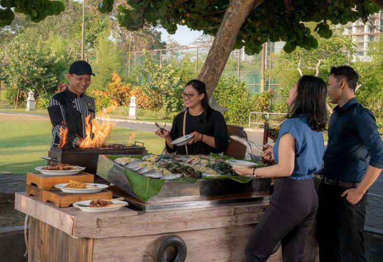 All-You-Can-Eat Seafood Barbecue by the Golf Course at Hyatt Regency Yogyakarta