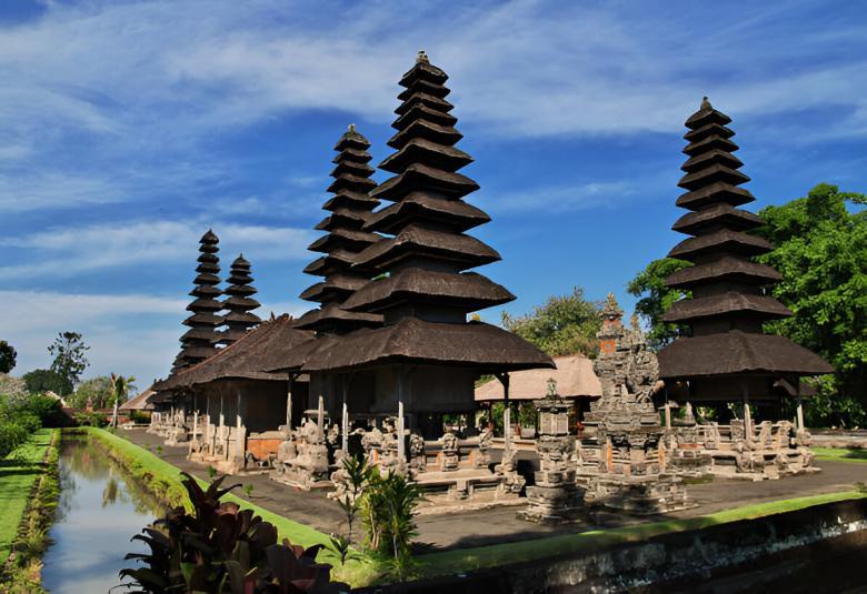 Timeless Grand Edifice: Pura Taman Ayun Royal Temple