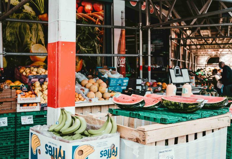 Surabaya’s Best Fruit Markets / Shops