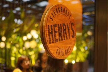 Sizzling Prime Delight: The Scrumptious Transformation of Henry's Steakhouse