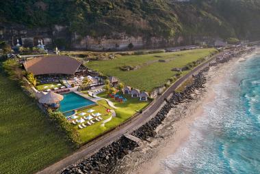 A Seaside Symphony: An Enchanting Family Seaside Brunch Experience at Roosterfish Beach Club