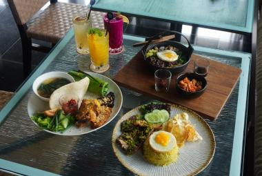  Indulge in Culinary Excellence: Lunch at Padma Hotel Bandung